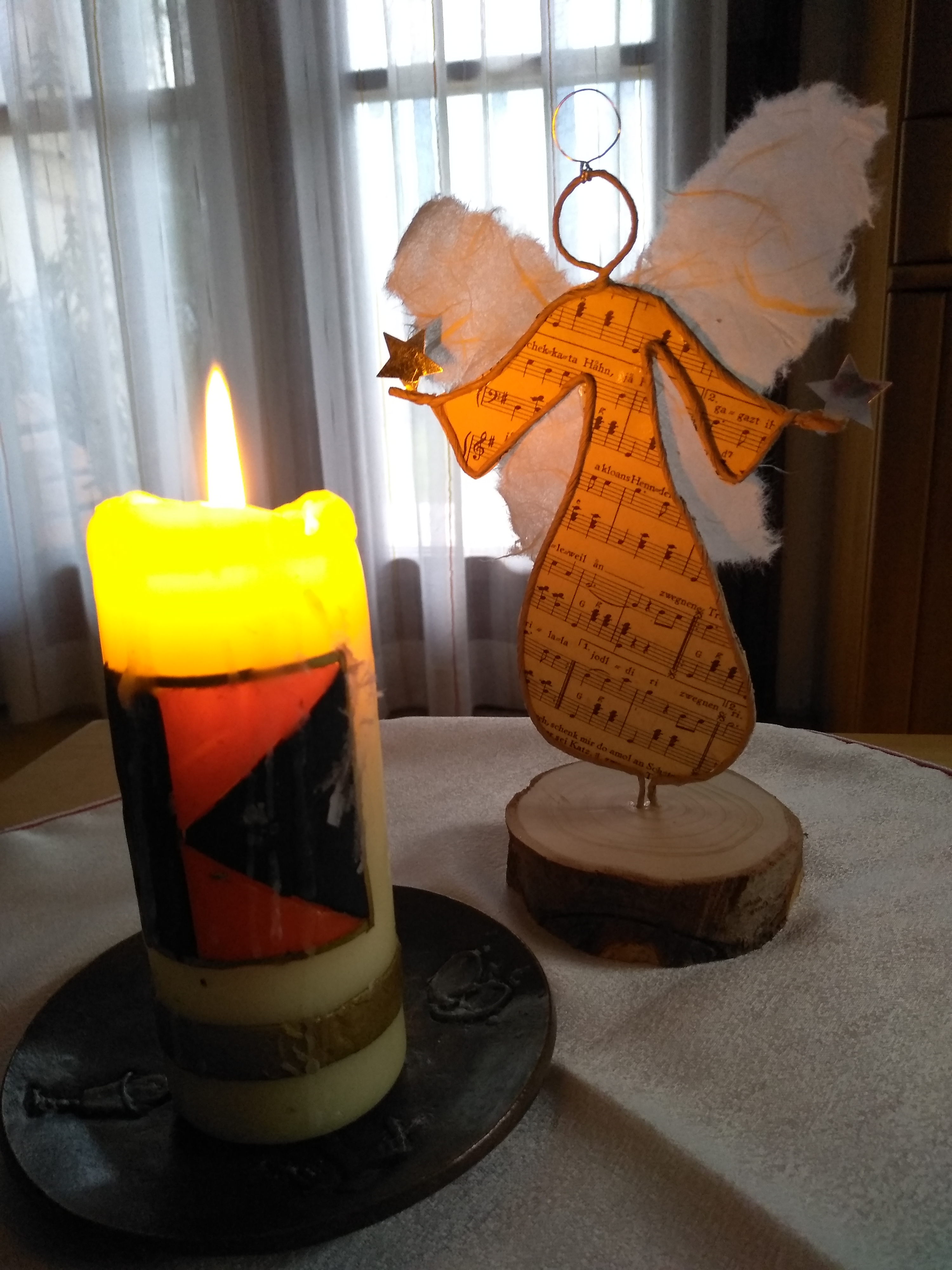 Bild mit Kerze und Engel zum Rundschreiben
